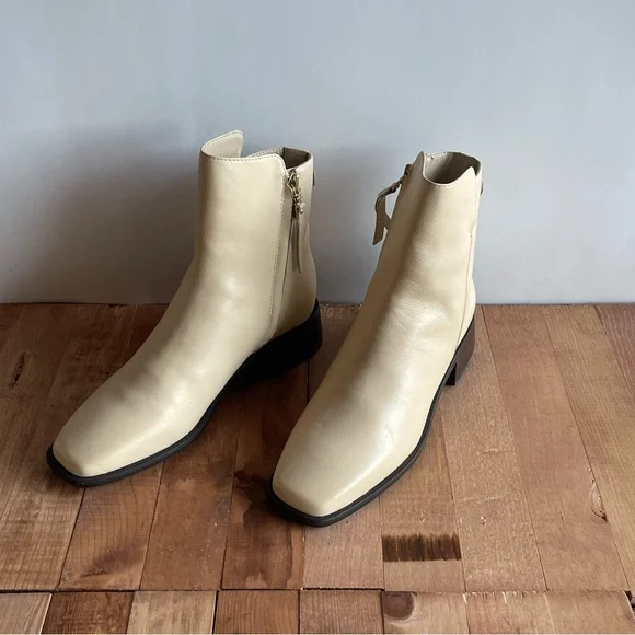 SAM EDELMAN THATCHER Elegant Cream Ankle Boots - Picture 3 of 9